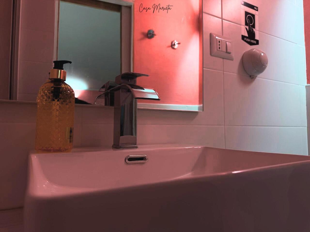 Marieta Rooms Sarzana Exteriér fotografie