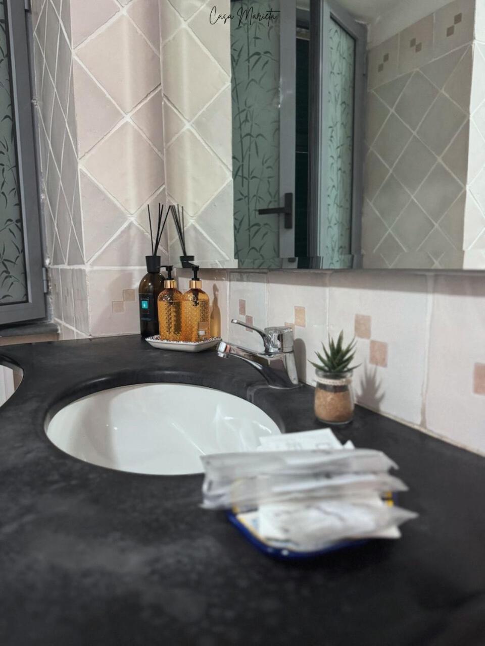 Marieta Rooms Sarzana Exteriér fotografie
