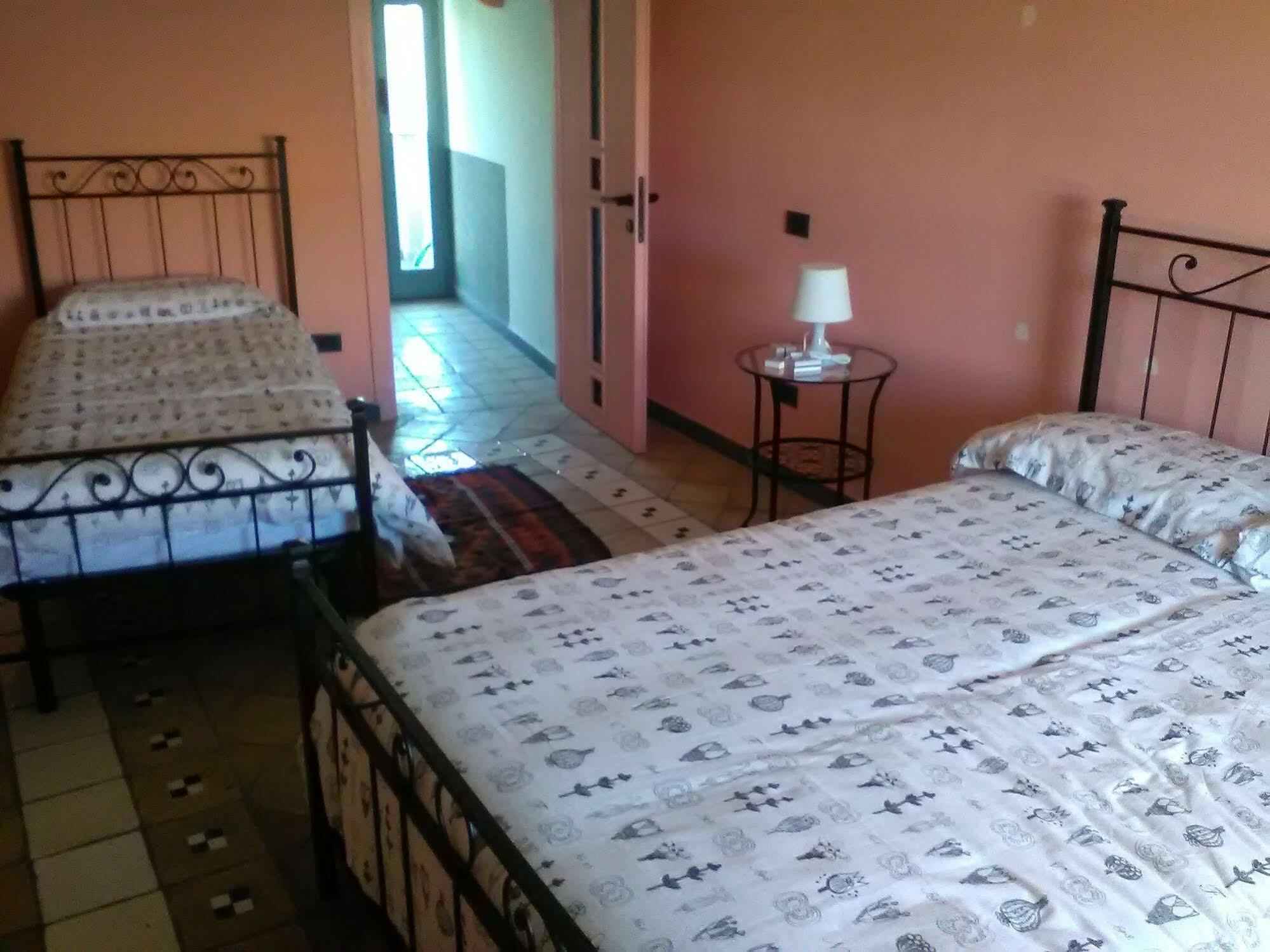 Marieta Rooms Sarzana Exteriér fotografie